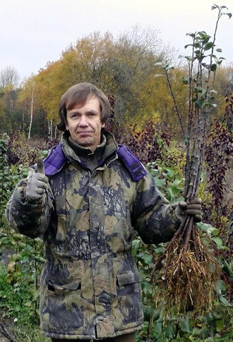 Евгений Федотов - садовод, автор курсов по садоводству, ведет проект «Сам себе садовод» и «Видео-блог Садовода»